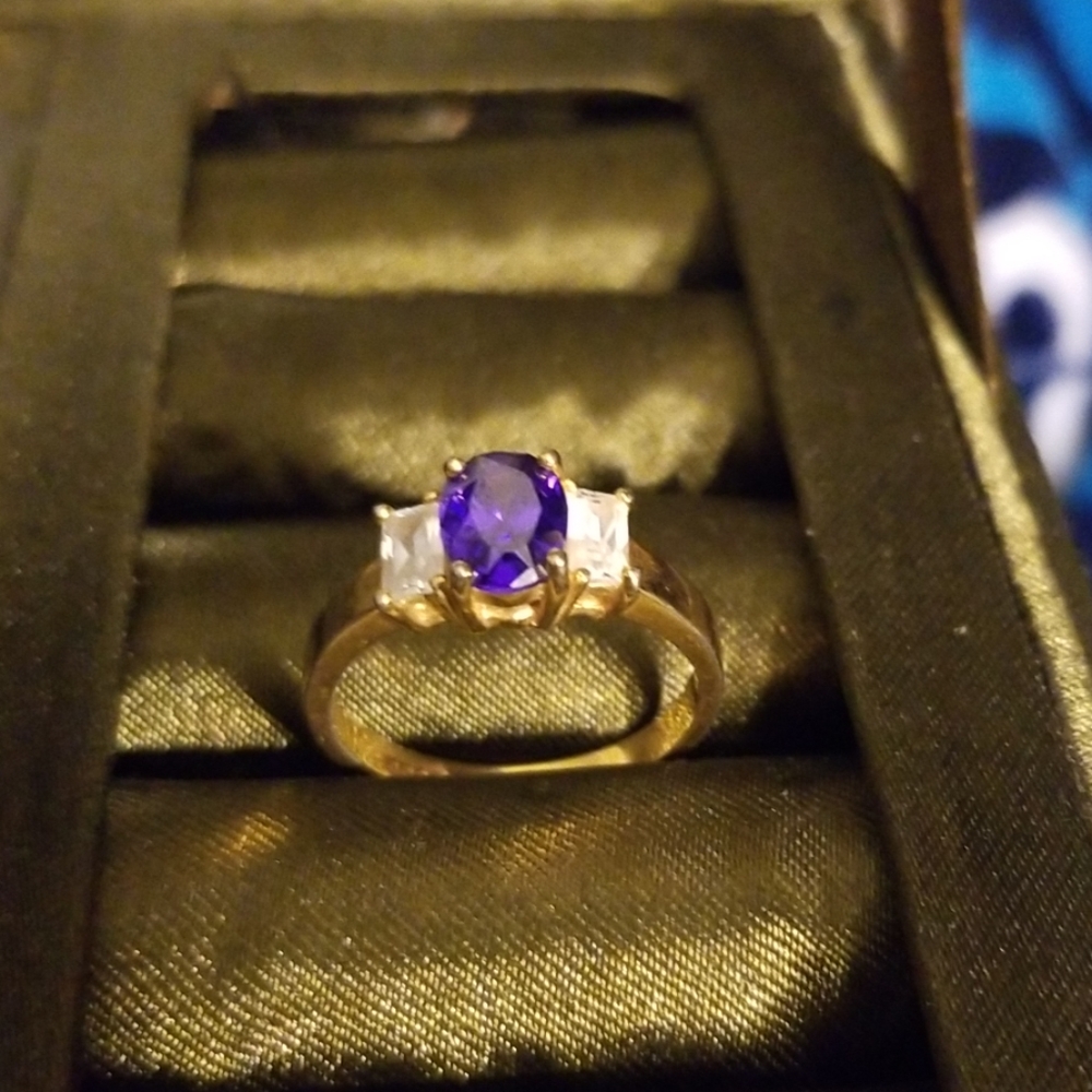 Stunning purple stone ring - Size 9